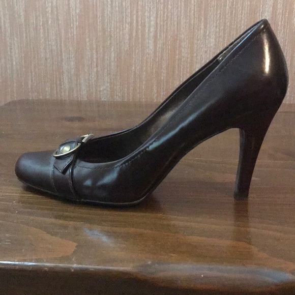 FINAL! Must go by 8/15 Buckle Toe Brown Heel - Picture 4 of 4